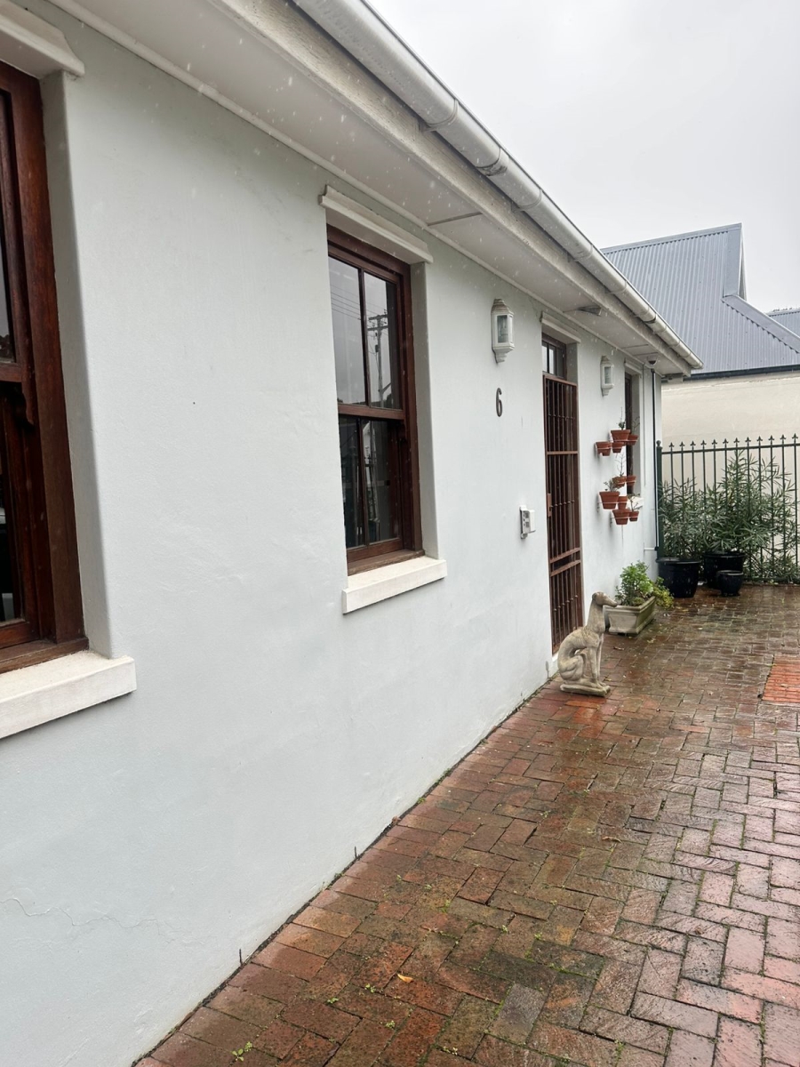 To Let 3 Bedroom Property for Rent in Wynberg Upper Western Cape